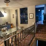 Borgogna 14 * Ρέτζιο Εμίλια